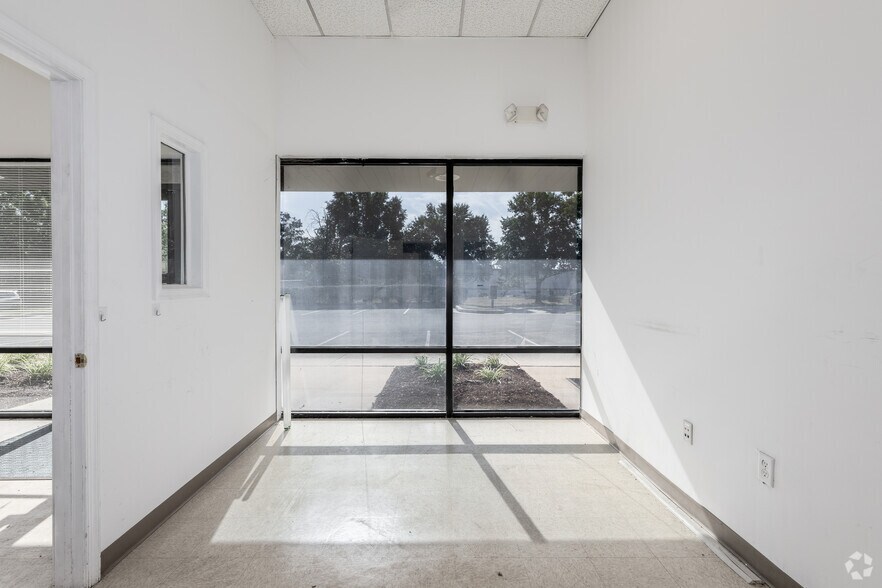 More Photos Of 8221 Preston Ct, Jessup Warehouse For Lease