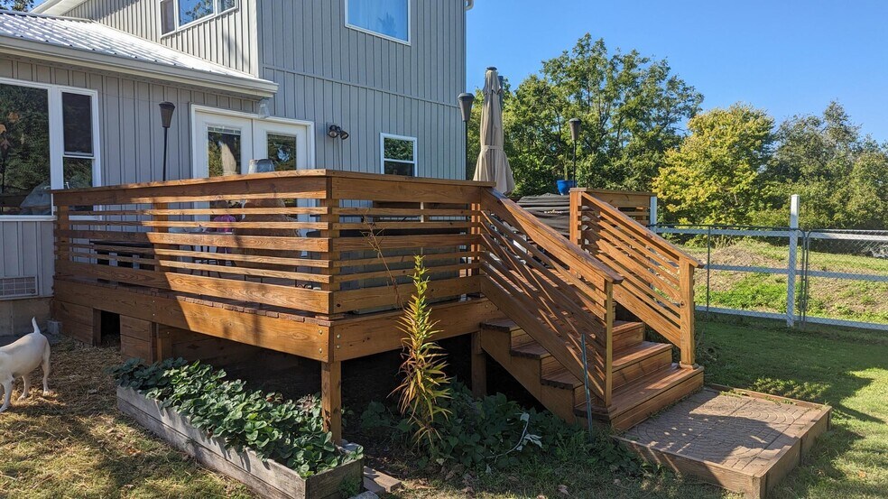 More Photos Of 615 W Benton St, Buffalo Flex For Sale