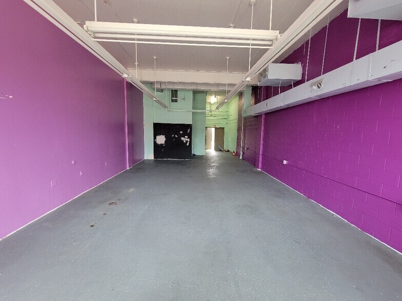 More Photos Of 1990 Elm St, Dubuque General Retail For Sale