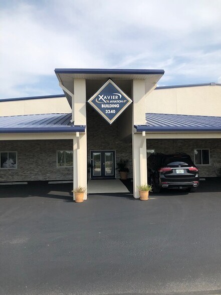 Primary Photo Of 3240 Airfield Dr E, Lakeland Airplane Hangar For Lease