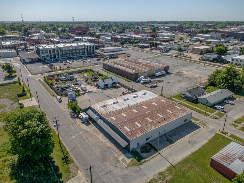 More Photos Of 301 Burke Ave, Jonesboro Warehouse For Sale