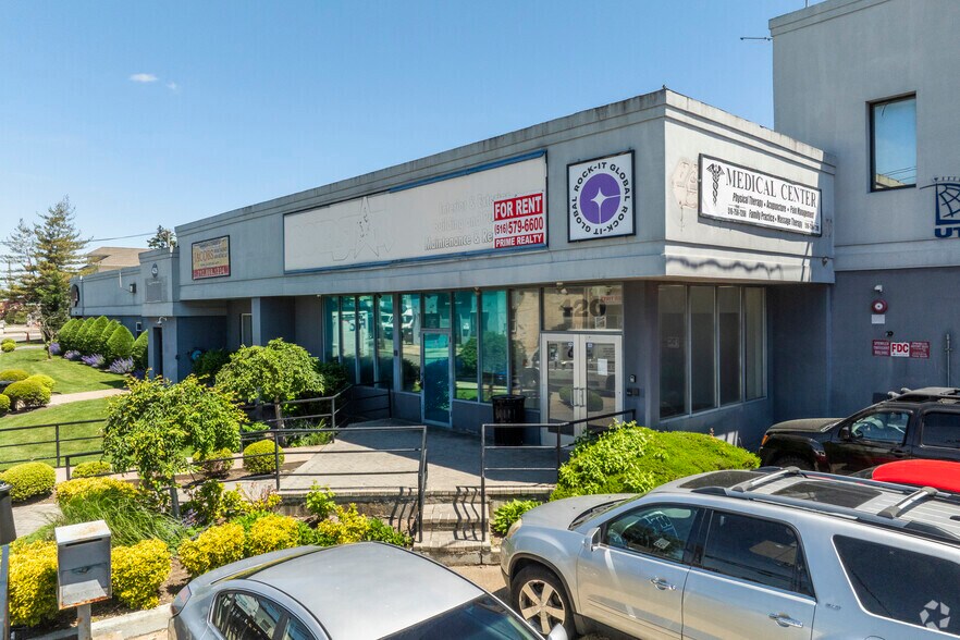 More Photos Of 420 Doughty Blvd, Inwood Warehouse For Lease