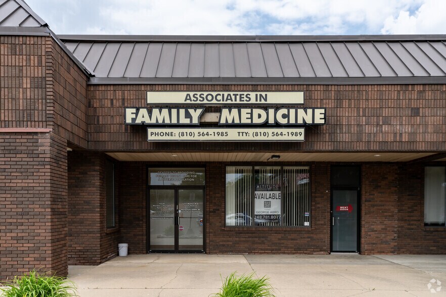 More Photos Of 11956-11972 N Saginaw St, Mount Morris General Retail For Lease