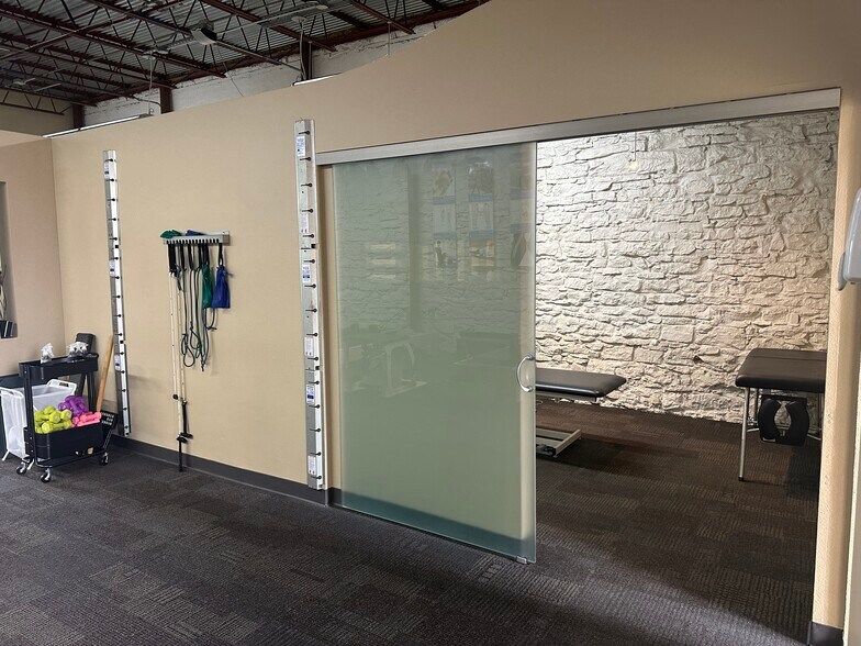 More Photos Of 102 E Main Ave, Round Rock Storefront Retail Office For Sale