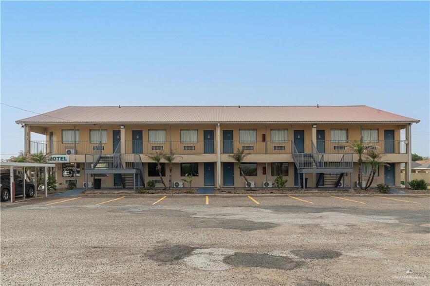 More Photos Of 2418 S Cage Blvd, Pharr Hotel For Sale