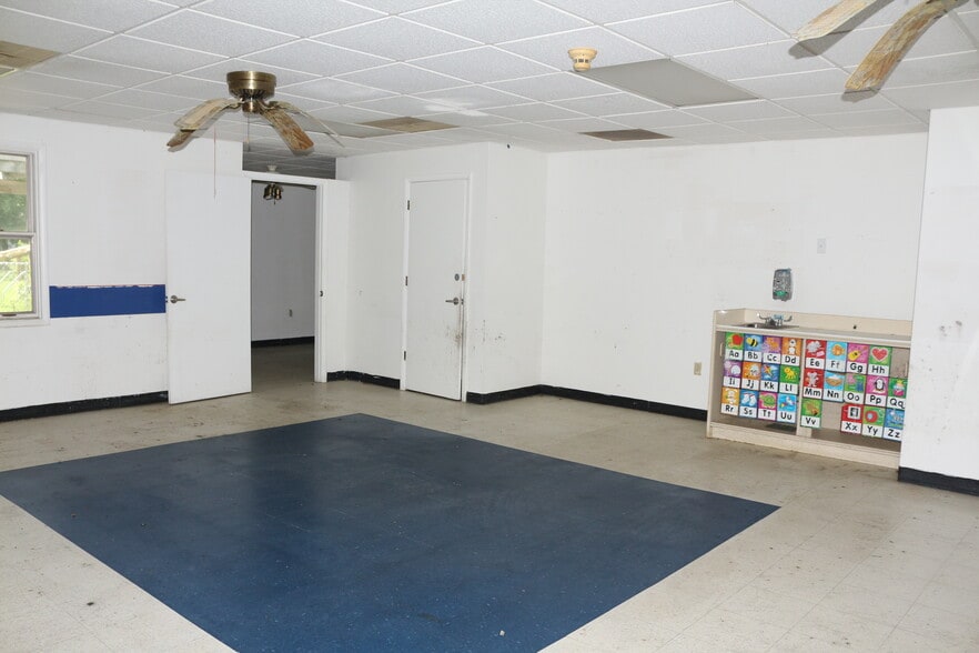 More Photos Of 3001 W Lafayette Ave, Jacksonville Flex For Sale