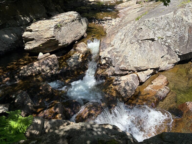 More Photos Of 86 Main St, Ludlow Hospitality For Sale