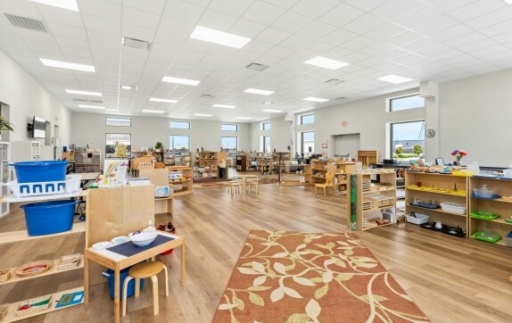 More Photos Of 229 Ibis St, Webster Office For Lease