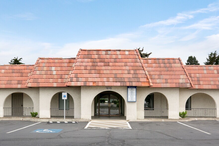 More Photos Of 1015 S 40th Ave, Yakima Medical For Sale