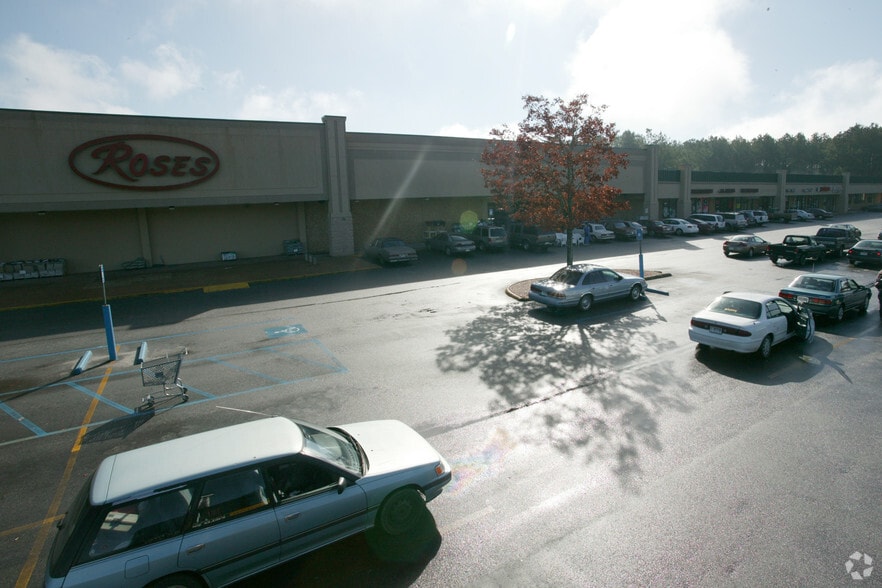 More Photos Of 1106 Zebulon Rd, Griffin Unknown For Lease