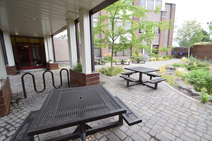 More Photos Of 929 SW Simpson Ave, Bend Medical For Lease