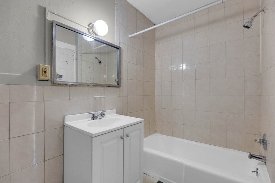 More Photos Of 143-145 Putnam St, Hartford Apartments For Sale