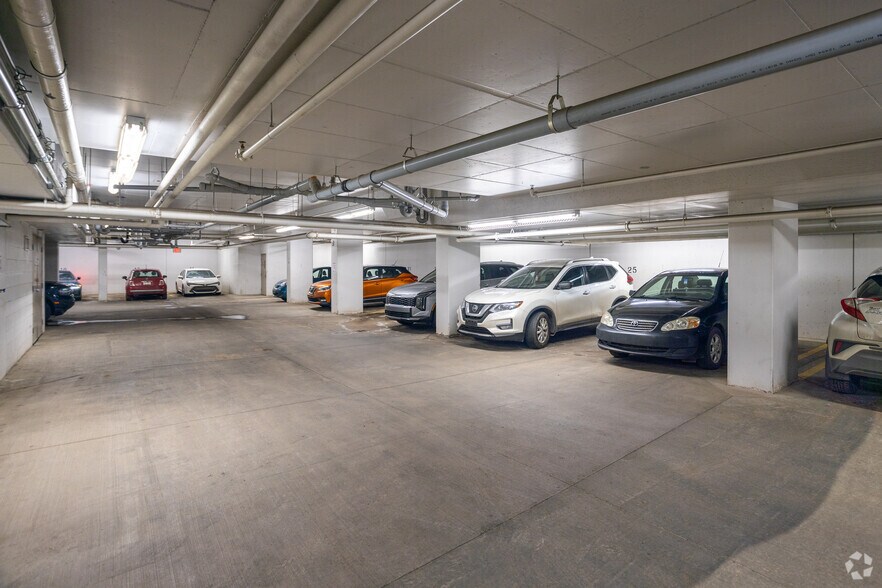 More Photos Of 10051 109 St NW, Edmonton Apartments For Lease