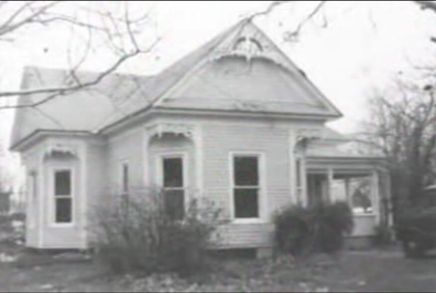 More Photos Of 814 Water St, Waxahachie Restaurant For Sale