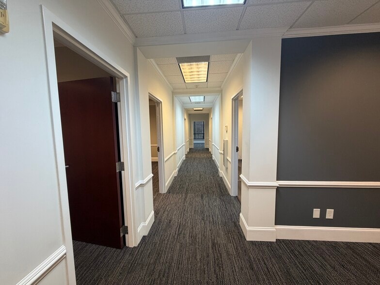 More Photos Of 501 Forest Ln, Clemson Medical For Lease