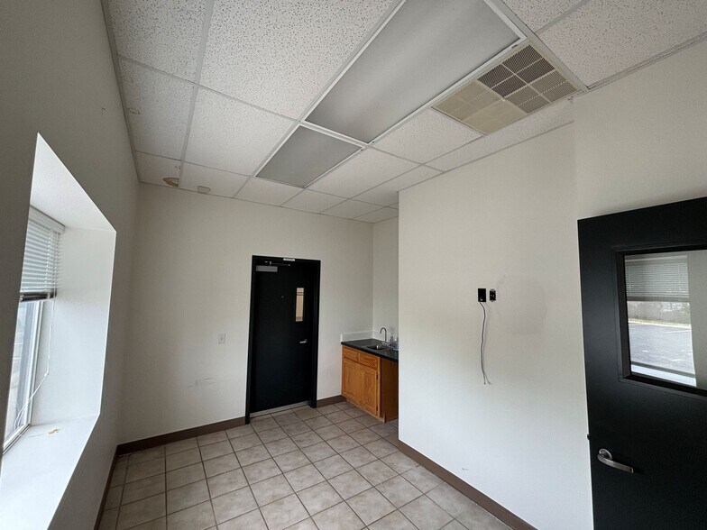 More Photos Of 2415 Ponderosa Dr, Lawrence Warehouse For Lease