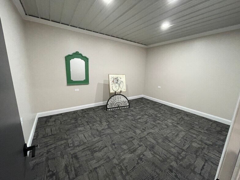 More Photos Of 1655 Plett Rd, Cadillac Office Residential For Lease