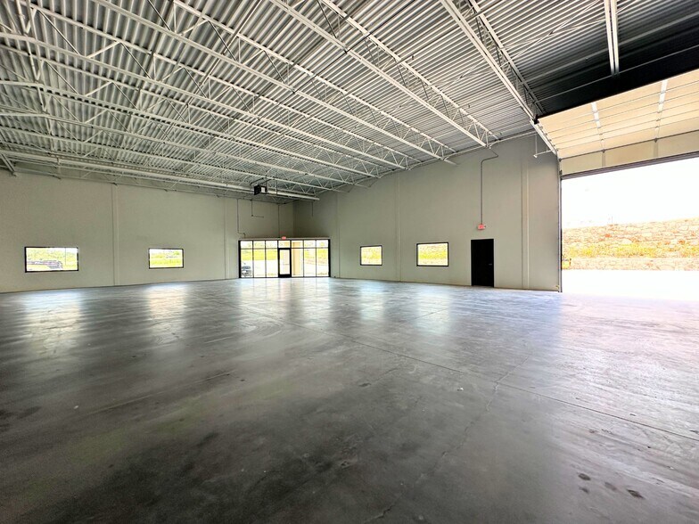 More Photos Of TBD Business Park Dr, Hudson Oaks Warehouse For Sale