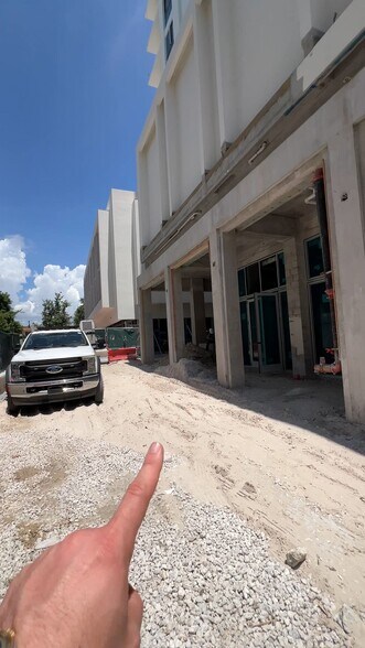Primary Photo Of 4011 Salzedo St, Coral Gables Apartments For Lease