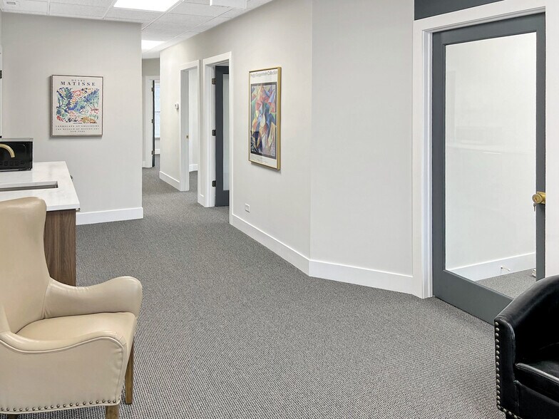 More Photos Of 610 W Roosevelt Rd, Wheaton Medical For Lease