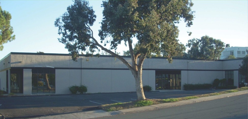 More Photos Of 1990 Friendship Dr, El Cajon Warehouse For Lease