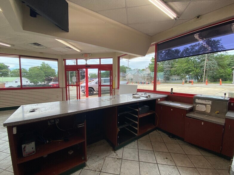 More Photos Of 516 W Liberty St, Wooster Service Station For Sale