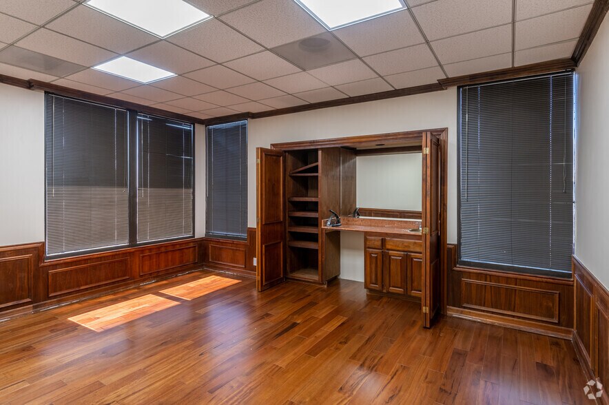 More Photos Of 171 S Anita Dr, Orange Medical For Lease