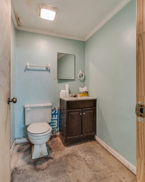 More Photos Of 5560 Highway 19 E, Hampton Manufacturing For Sale