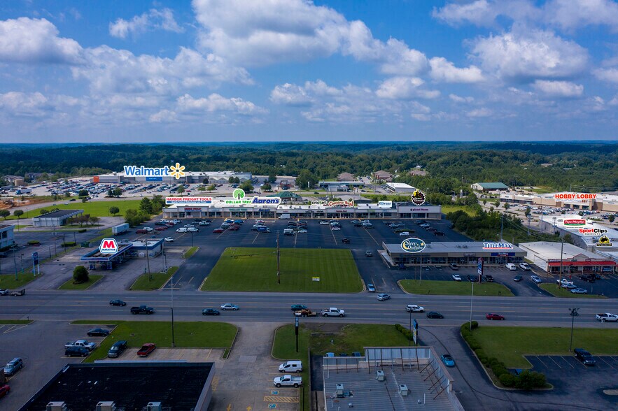 More Photos Of 430-464 Highway 46 S, Dickson Unknown For Lease