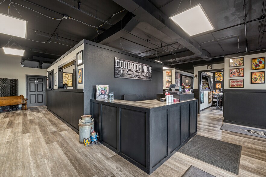More Photos Of 5955 Mt Rushmore Rd, Rapid City Storefront Retail Office For Sale