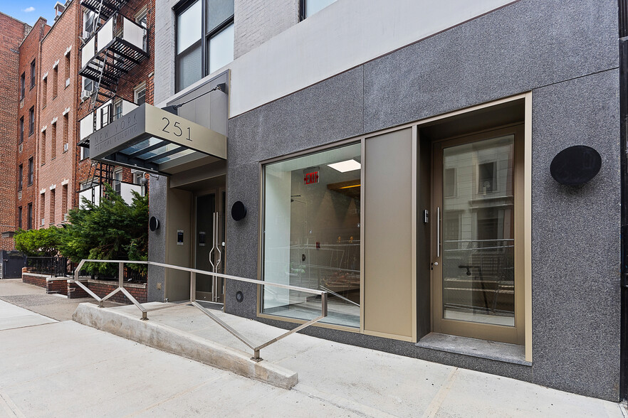 Primary Photo Of 251 E 33rd St, New York Medical For Lease