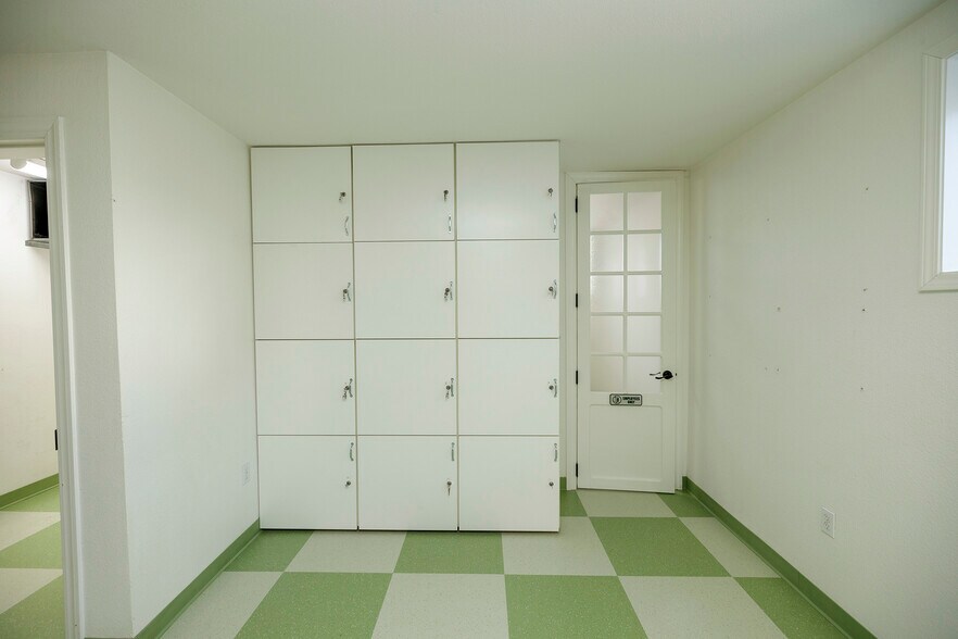 More Photos Of 918 10th St, Modesto Storefront Retail Office For Sale