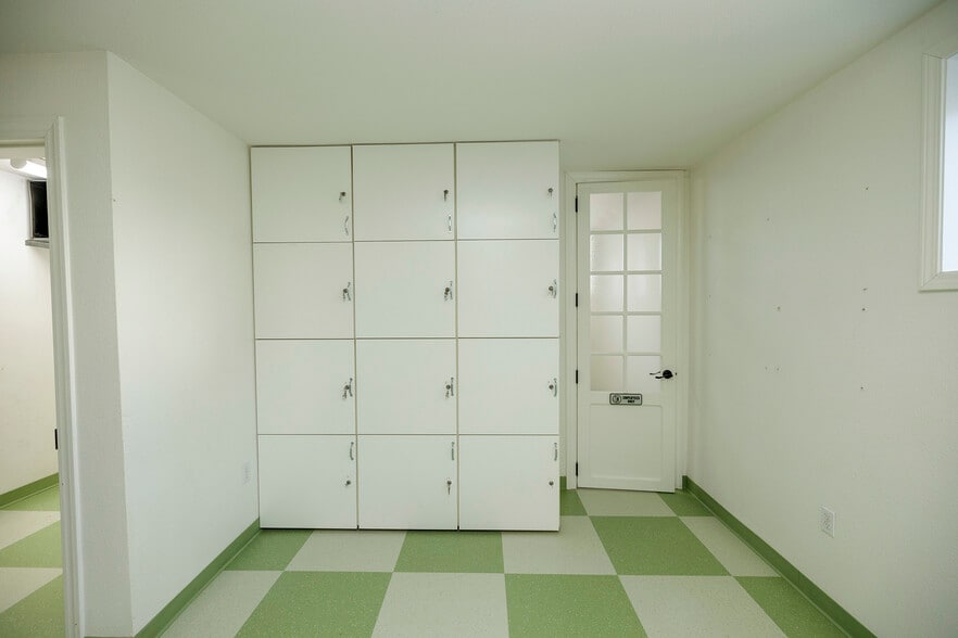 More Photos Of 918 10th St, Modesto Storefront Retail Office For Sale