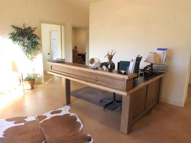 More Photos Of 4443 US 90, Alleyton Flex For Sale