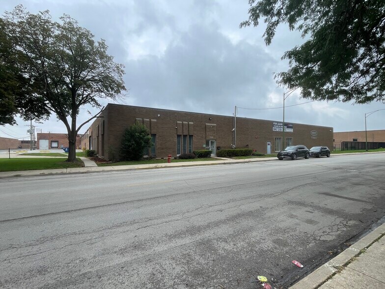 More Photos Of 1120 W Exchange Ave, Chicago Warehouse For Lease
