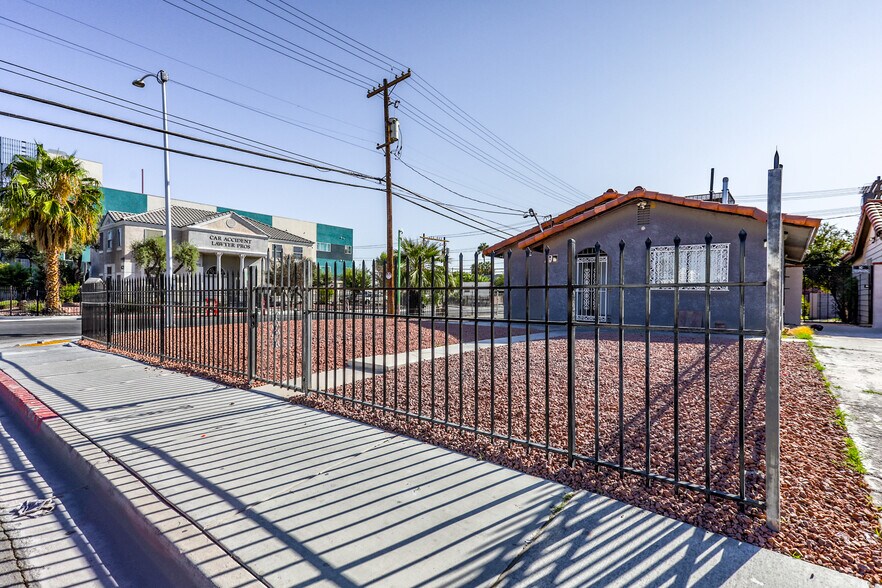 More Photos Of 703 S 10th St, Las Vegas Medical For Sale