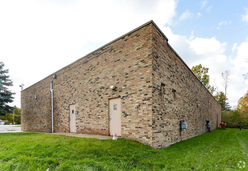 More Photos Of 5394 Corunna Rd, Flint Industrial For Lease