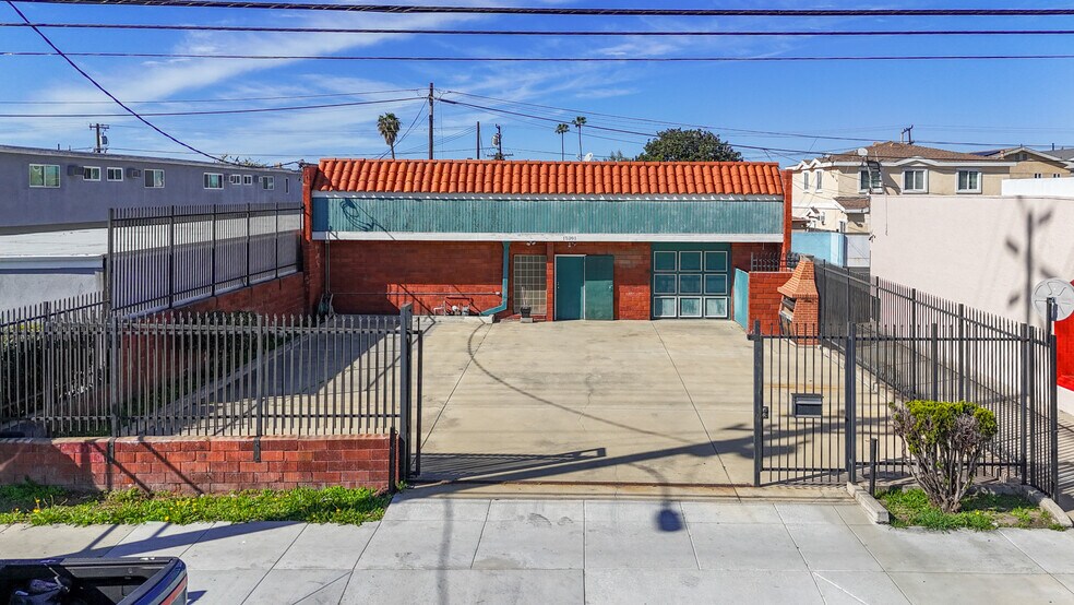 More Photos Of 15201 Prairie Ave, Lawndale Flex For Sale