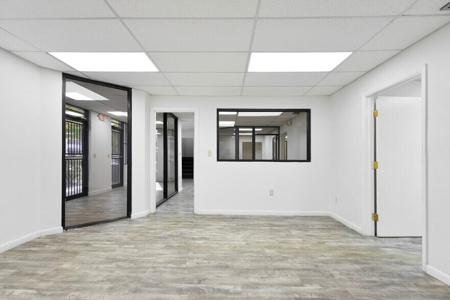 More Photos Of 1740-1742 NW 93rd Ave, Miami Warehouse For Lease