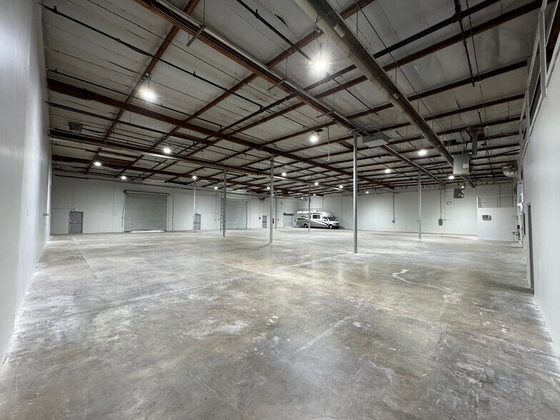 More Photos Of 5900 Warehouse Way, Sacramento Manufacturing For Lease