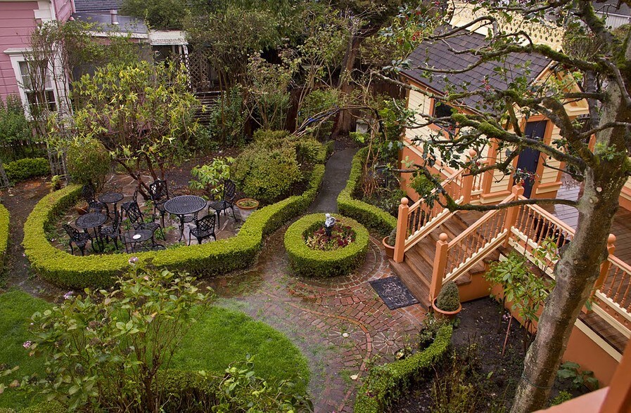 More Photos Of 400 Berding St, Ferndale Hospitality For Sale