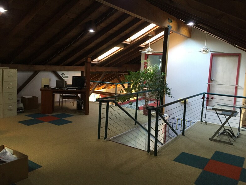 More Photos Of 70 Bridge St, Groton Light Manufacturing For Lease