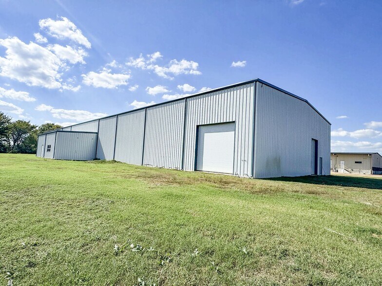 More Photos Of 369 Enterprise Dr, Batesville Industrial For Sale
