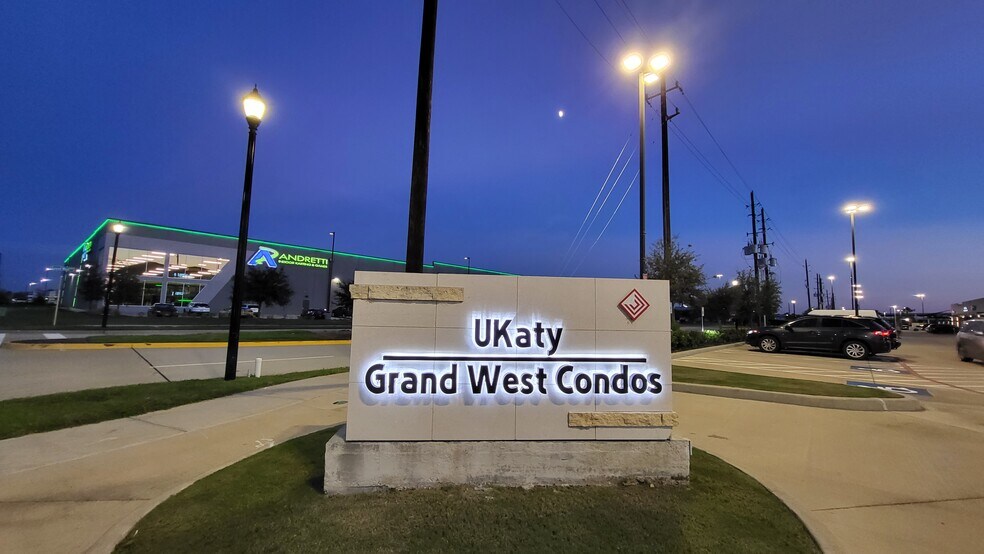 More Photos Of 1223 Grand West Blvd, Katy Restaurant For Lease