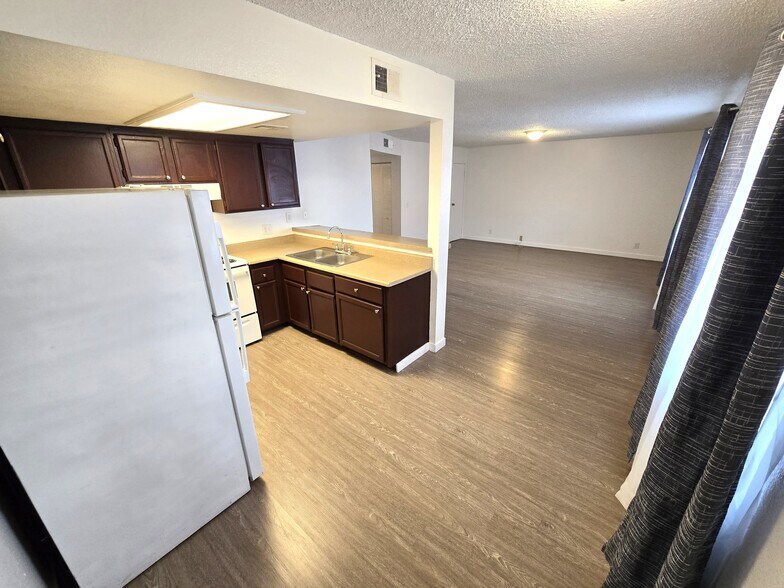 More Photos Of , Las Vegas Multifamily For Sale