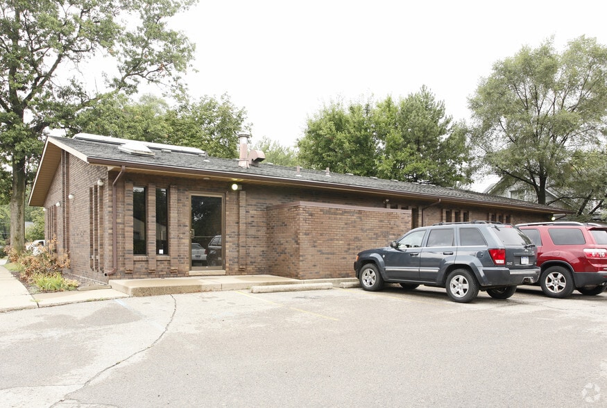 More Photos Of 608 N Wayne Rd, Westland Office For Sale
