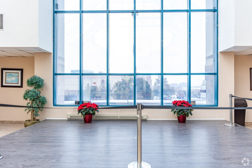 More Photos Of 670 Hwy-7 E, Richmond Hill General Retail For Sale