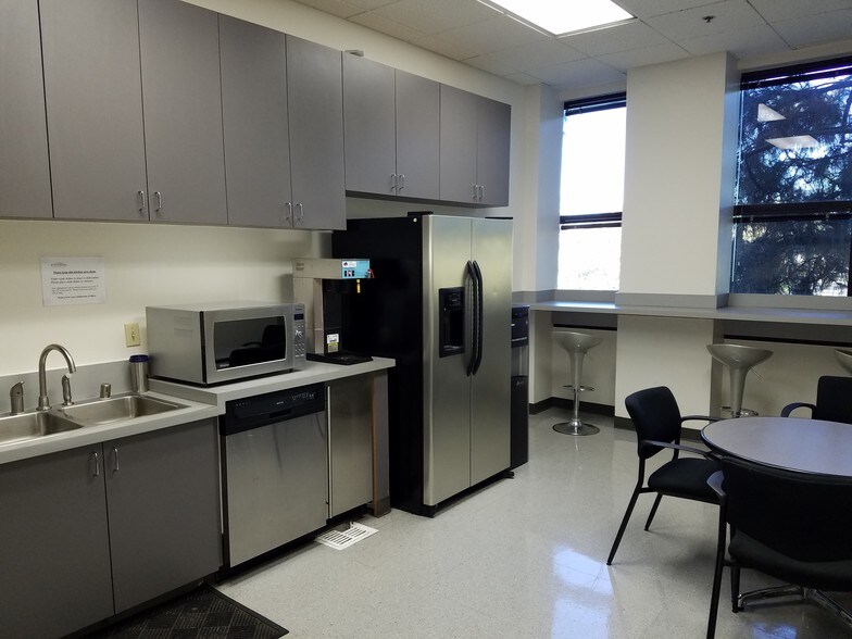 More Photos Of 2530 Red Hill Ave, Santa Ana Office For Lease