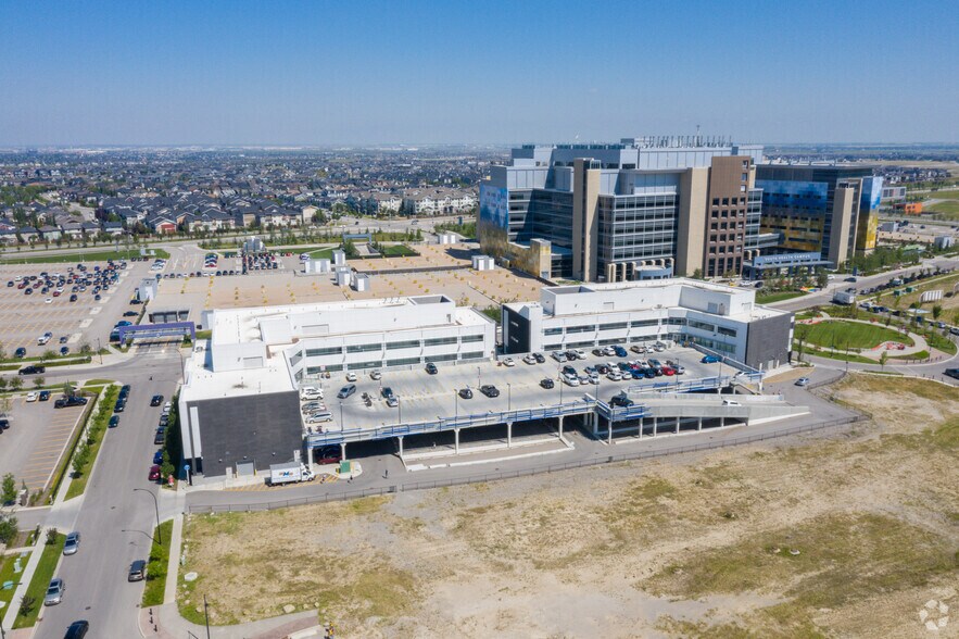 More Photos Of 3815 Front St SE, Calgary Medical For Lease