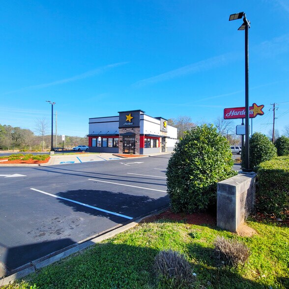 More Photos Of 9400 Parkway E, Birmingham General Retail For Sale